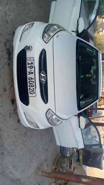 سلام عليكم اكسنت موديل2016  وارد خليجي رقم كربلاء انكليزي  مشروع وطني  مكينه ١٤٠٠ وكير حداديه وتبريد كهربائيات تخم تاير جديد سياره جديده كل نقص مابيها سياره مكفوله مداورثاني يوم شرط   المسيب رقم الموبايل ***********
