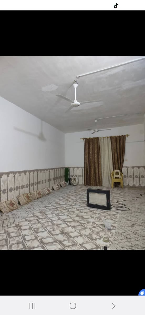 بيت للبيع الشعله 200م دربونه عرضها 4 م السعر 85 مع المجال اتصل ***********
