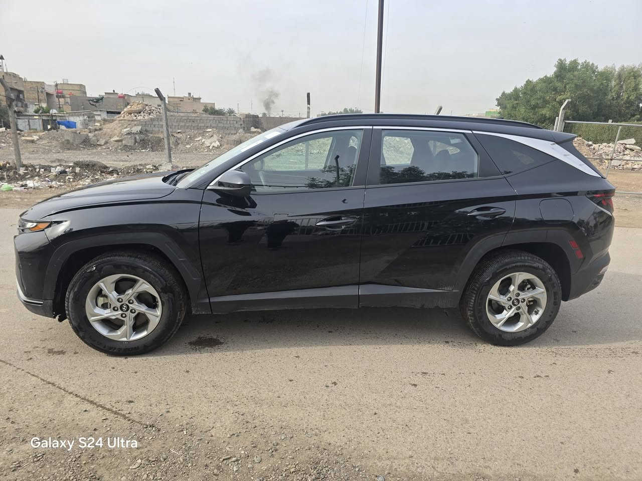 بسم الله الرحمن الرحيم 
توسان وارد امريكي موديل 2024 لون اسود فول مواصفات ماعدا الفتحه سياره جديده ماشيه 18 ألف مرقم اربيل باسم شركتنا دخول جديد وترقيم جديده حادثه قطعتين فقط جاملغ وبنيد فقط مكفول الشاصي وباقي السياره سعر 180 ورقه مكاني بغداد زيونه للاتصال 
***********
