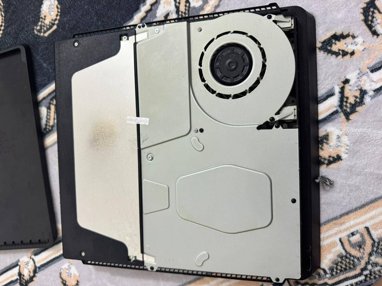 اسلام عليكم ابلي فور اسلم مهكر ذاكره واحد تيره مع
تقريبن بي 12 لعبه  بي يدات 3 السعر 325 الف مكان بغداد الحسينيه شراي اتصل ***********
