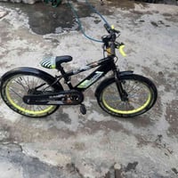 بيسكل للبيع الحجم 20السعر50الف وبي مجال المكان بغداد حي الجهادللاستفسا...