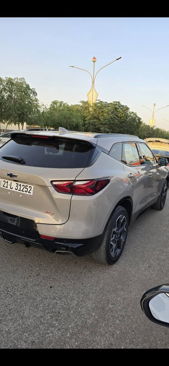 بلايزر RS 2021
6سلندر
لون اسمنتي
ماشية 37 الف ميل
تشغيل بصمة 
تشغيل عن بعد
 بصمات بكل الابواب
كشنات جلد وتدفئة
ستيرن تدفئة
رادار امامي وجانبي
جنطة كهرباء وينفتح بالقدم
4 مودات قيادة
وبعد هواي مواصفات مذكرتهن
مكان كركوك 
السعر 228


**إذا كنت صاحب هذا الإعلان وتريد حذفه لأي سبب، رجاءا أرسل رسالة إلى الدعم الفني**