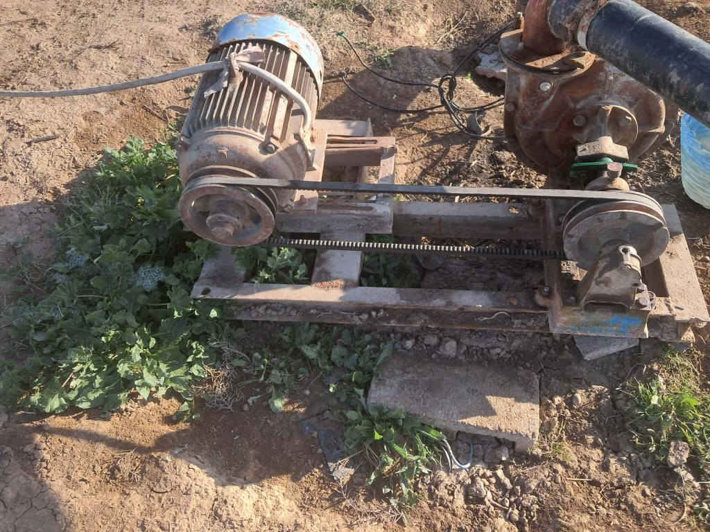 سلام عليكم للبيع موطور كهربائي ١٥حصان وخنزيره اربعه × اربعه  الاستفسار يتصل ***********
المكان صلاح الدين دجيل
