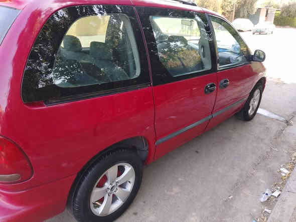 السلام عليكم دوج كرفان موديل 96 كير جديد ومحرك شرط رقم سنوية مجدده لغيايه 2028 السياره جديد صبغ حزام جماليه بدون معجون كهربائيات كيجات كلها شغاله منضومه تبريد جديد
تدفئه شغاله 
                            السعر 55 وبيها 
                             مجال شي قليل 
               اي استفسار اتصل على 
               الرقم مكلف بل نشر 
***********
