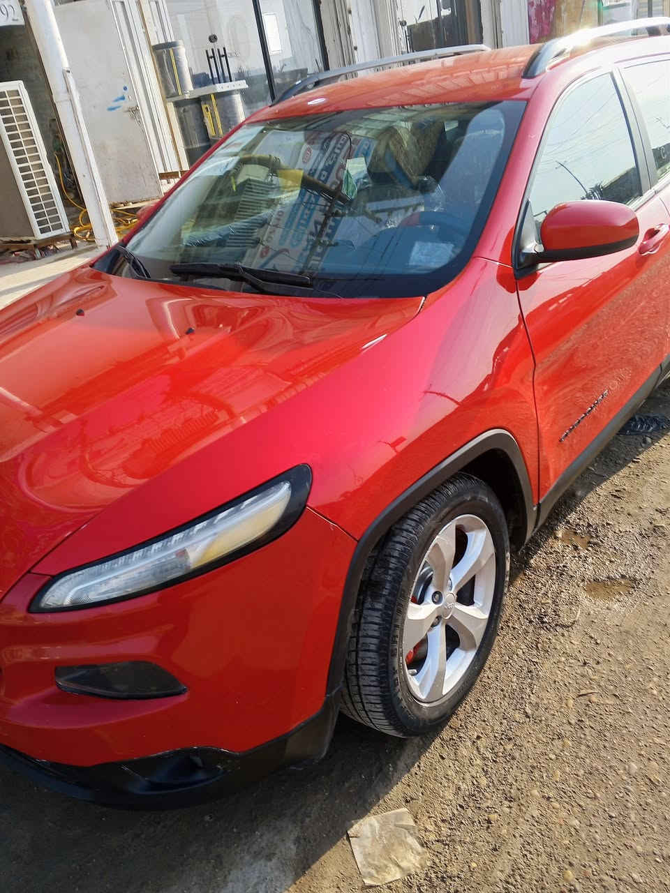 السلام عليكم..
من رخصة مدير الكروب 
جيب 2018 سياره جديده جاهزه ، مكينه 2400
السعر 130 ، رقم للأستفسار ***********
