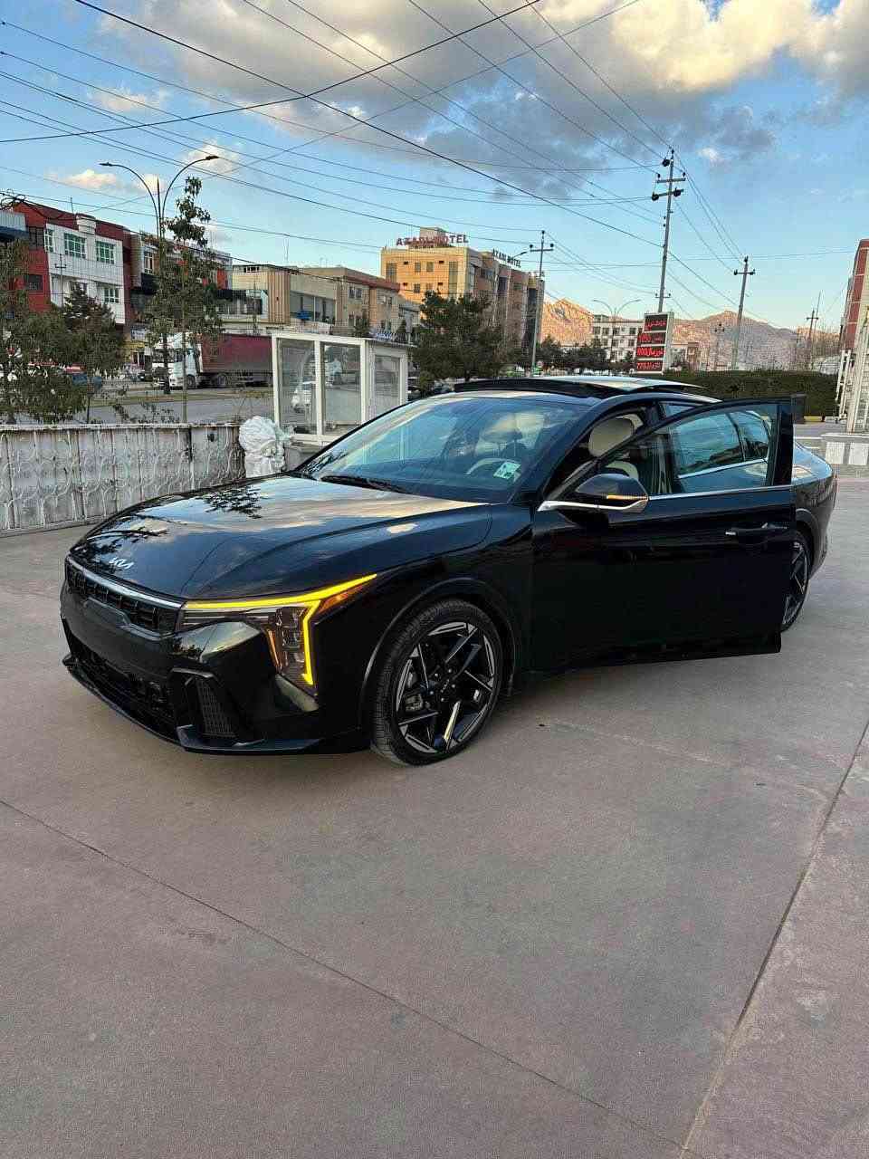 ارخص كيا كي فور فول فول 
كيا فور 2025 GT Line فول فول 1/1
ضرر : جاملغ و بنيد صبغ بدون دواخل گير محرك كهربات حجر صالنصة رادار راديتر كلها بلادي 
سعر بلاش :158 ورقة و بيها مجال جدا بسيط
رقم شاصى : 3KPFW4DE6SE109613
ايرباگ : فقط ستيرن راجع سستم 
سياره ماشييه زيرو : فقط 7 الف ميل 
محرك : 2000 دوش مرغوب 
پانوراما 
‏‎بصمة 
شاشه ديجتل متصل
‏‎تشغيل عن بعد 
‏‎بصمة ابواب وجنطه 
‏‎اشاير مري 
‏‎نقاط عمياء 
‏‎قطعتين تبريد 
‏‎كشنات جلد داخل لونين 
‏‎تدفئة كشنات
‏‎تبريد كشنات
‏‎مود درايف رياضي 
‏‎شحن وايرلس 
‏‎سايد بريك اوتو 
‏‎كشنات كهرباء 
‏‎رادارات مع حساس اوتو ستوب تلقائي 
‏‎شاشه تبريد متصل لمس 
‏‎عدادات متغيره الوان وشكل ديجتل 
‏‎شاشه تدعم كار بلي 
‏‎قياده ذاتيه 
‏‎فول تحكم ستيرن 
‏‎تحديد مسار 
‏‎سستم سماعات هارمن 
سياره كاتى شرط ترقيم محافظات شماليه 
تكلفة الرقم:1,760,000 دينار 
اتصال او واتساب : ‭*********** اكر, نينوى
