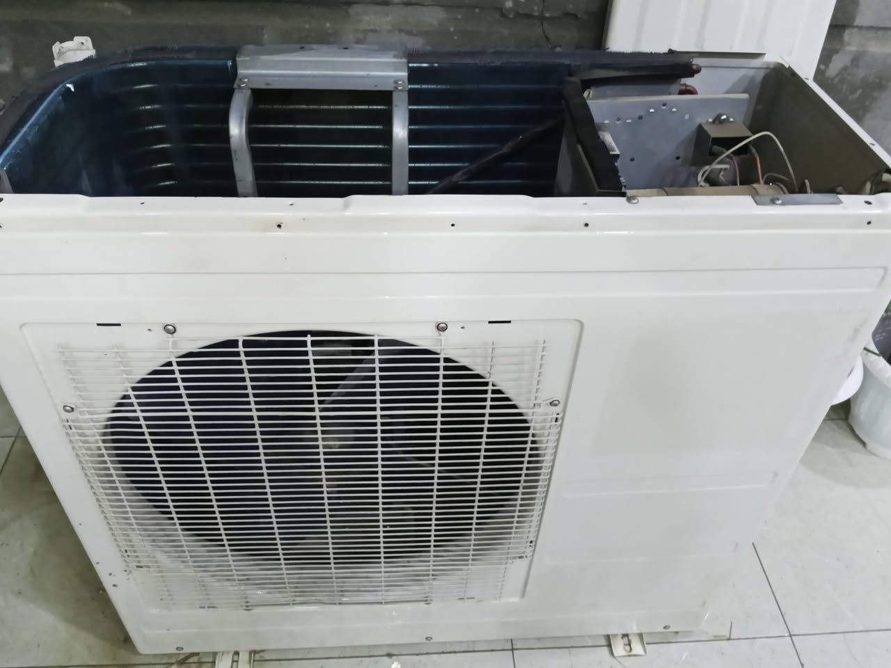 سبلت المتين 3طن جهاز بلادي مامفتوح بي برغي غاز R22بلادي شركه جهاز يخبل تبريده ثلج ونضيف كلش سعره 775الف وبي مجال مكاني بابل للستفسار على الرقم ***********
