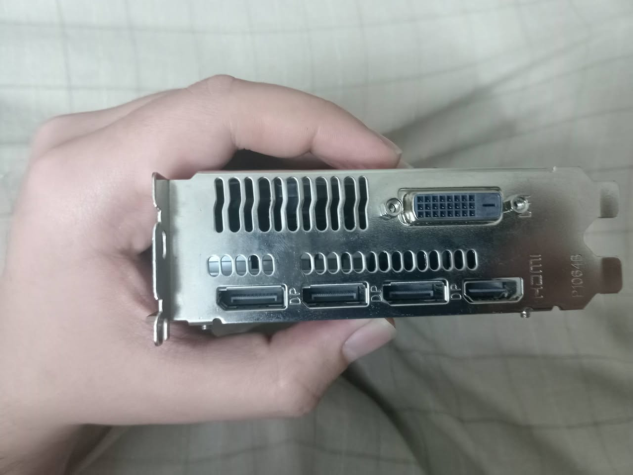 السلام عليكم
اخوان كرت RX580 8g جديد
ربطته وشغلت حاسبه شو ميعرض ولاتفتر مراوح ومن اتلمسه يكون حامي
ماعرف شنو مشكلته بالضبط بس عموما ب 35 الف وعندي توصيل ***********
