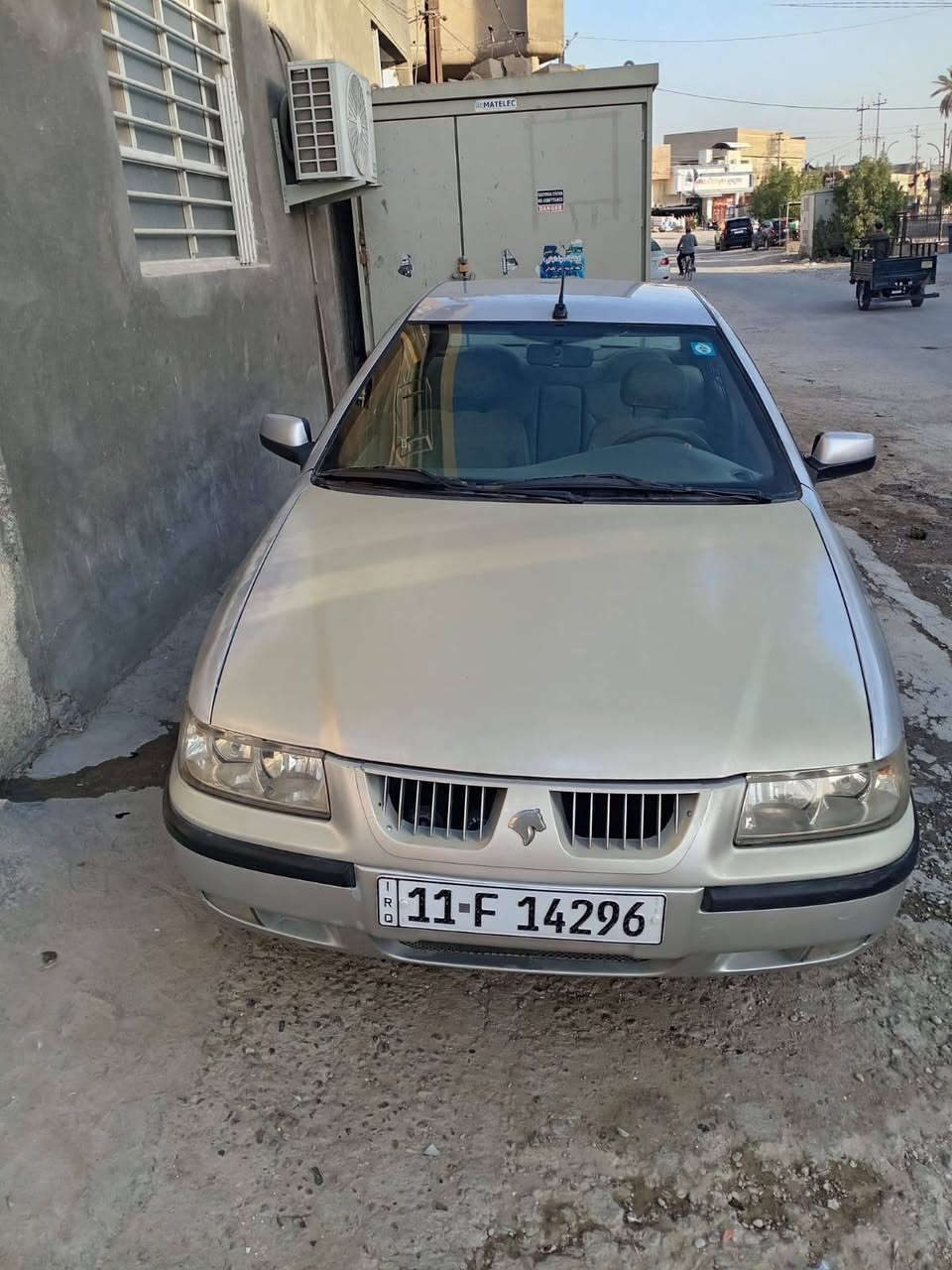 السلام عليكم. اخوان مكلف بل النشر. رقم راعيها جوه سمند ١٢. جاهزه محرك وكير وتبريد. وحداديه. امامي وخلفي جديده.  رقم بغداد بسمي. سنويه لل٣٠ بدون ضربه السياره. بيها جراد مثل ما موضح بل الصور.  السعر ٤٥ وبيها مجال مكانها حله. مركز  للاتصال ***********
