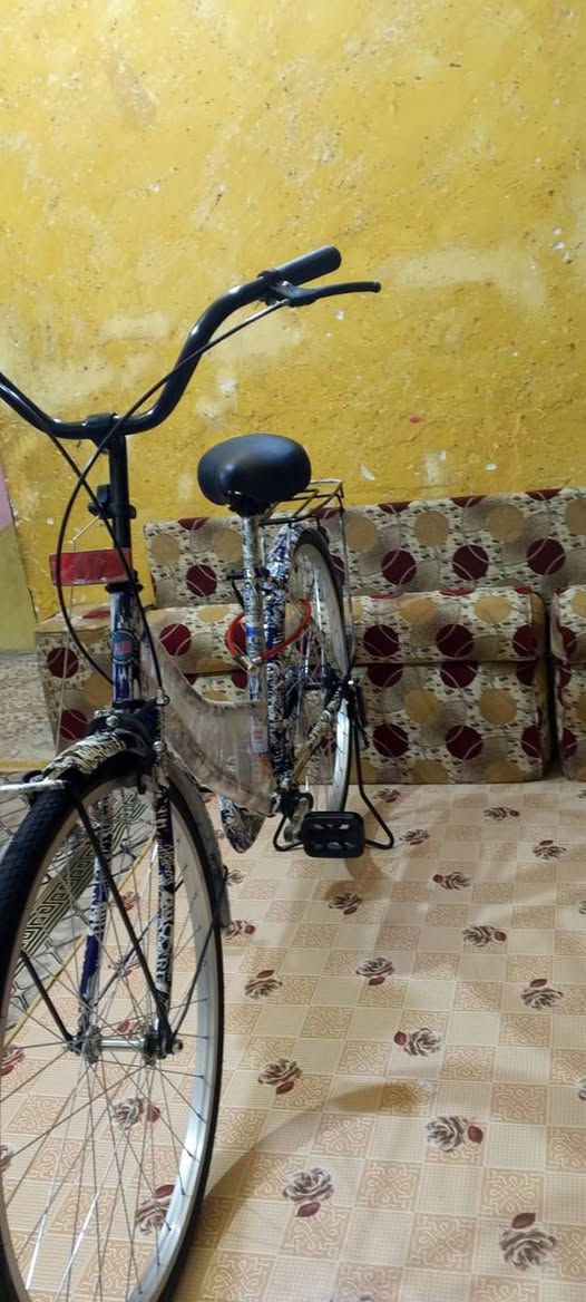 بايسكل سياحي حجم 26 للبيع 
موديل 21 سعر مناسب 
رقمي واساب ***********
