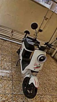 دراجة شحن R9 2025 للبيع دراجة مكفولة مابيهة ولا شخط وقبل شكم يوم بدلت ...