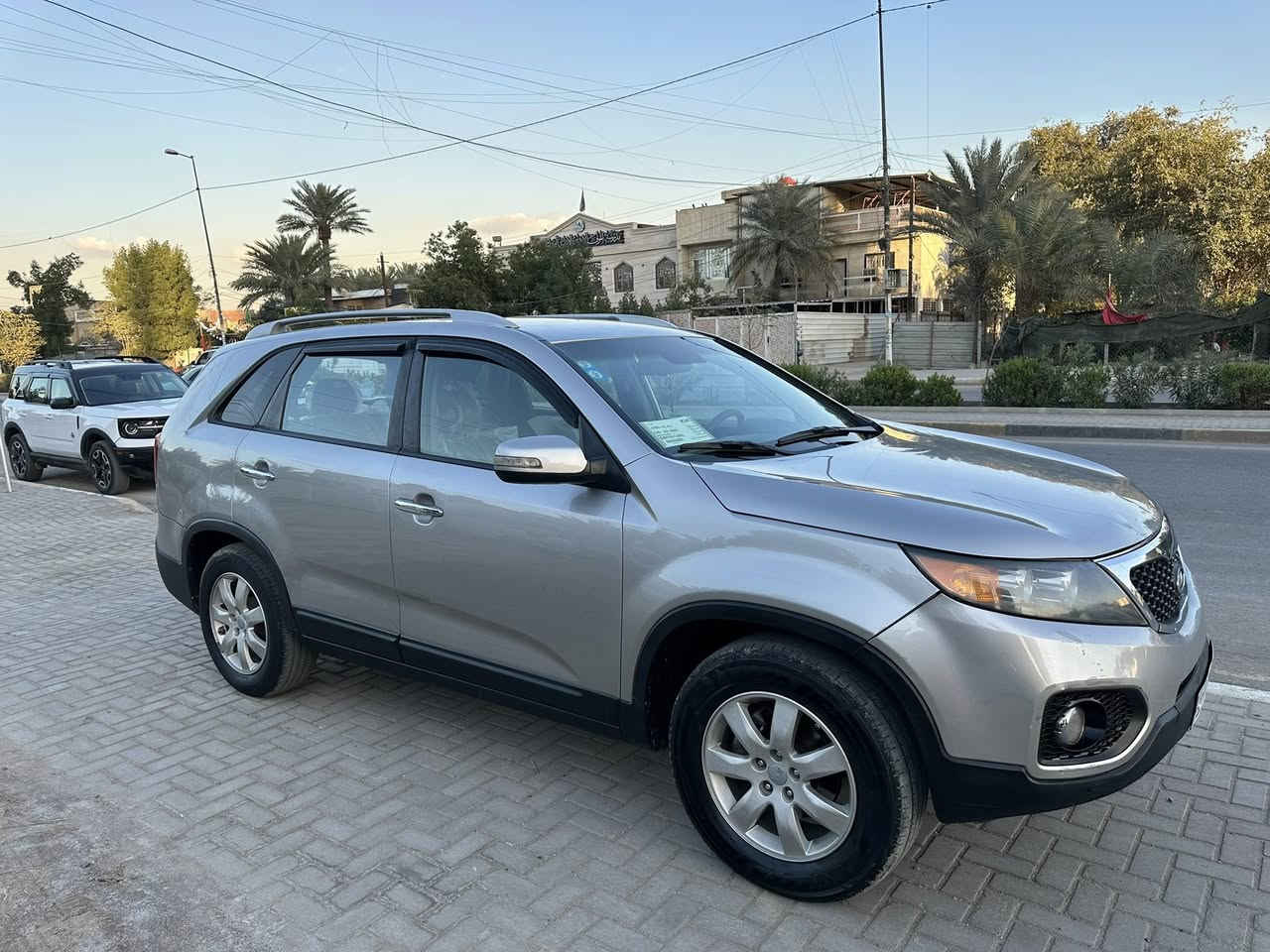 السلام عليكم سورنتو للبيع وارد امريكي موديل 2013 حادثه قبق جنطه والجاملغ خلفي فقط مواصفات سبعه راكب تبريد قطعتين  اشاير مري شاشه تحكمات ستيرن  مكينه كير ممفتوحات خير من الله  مكينه 2400 السيارة بجم كبس باسمنه سنويه وهزه وارقام جديده مكاني الكرخ البياع السعر 117 وبيه مجال بسيط رقمي ***********
***********
