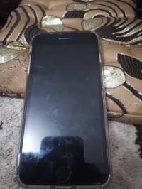 ايفون 7بلص وضع شركه ذاكره 32بطاريه 75تقره بالحاسبه ٧٧ جاز فول يصرف شحن...