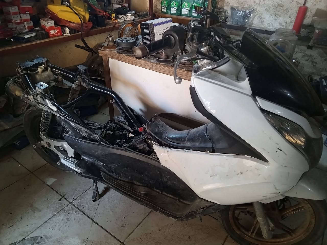 سلام عليكم عدي درجات تفصيخ بيسي اكس وفلة وجبلي تفصيخ شتريد موجود العنوان بغداد رقم ***********
