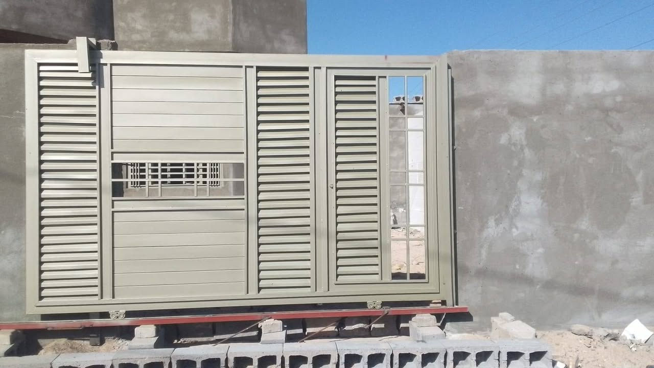 حدادة السلام المصاعد وجملونات وسقايف الكيسبان و الكيربي و السندويج بنل و تفصال شبابيك و البواب و المحجرات سيارات شغل درجة اولى حسب طلب الزبون سعر خياليه بأدارة ابو حيدر الخفاجي ***********
بادارة سلام الفرطوسي ة***********
