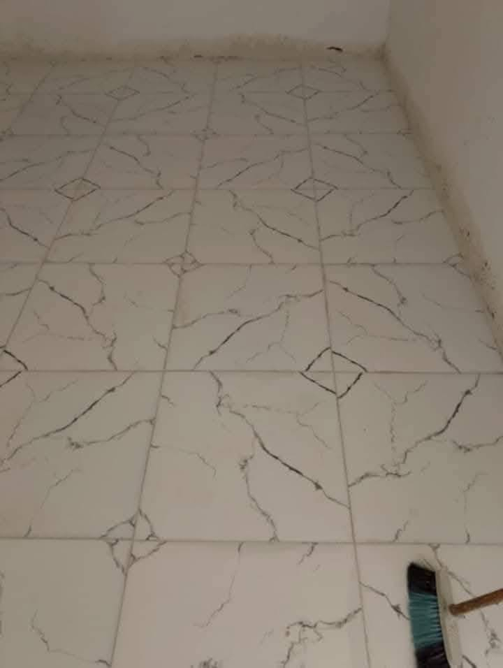 سلام عليكم خلفه سيراميك جدران ارضيه شغل درجه اولى وشرط شغل يكون عل ليزر  متفرغ حاليا وسعار مناسبه مكاني بغداد البياع *********** بيه واتساب هم
