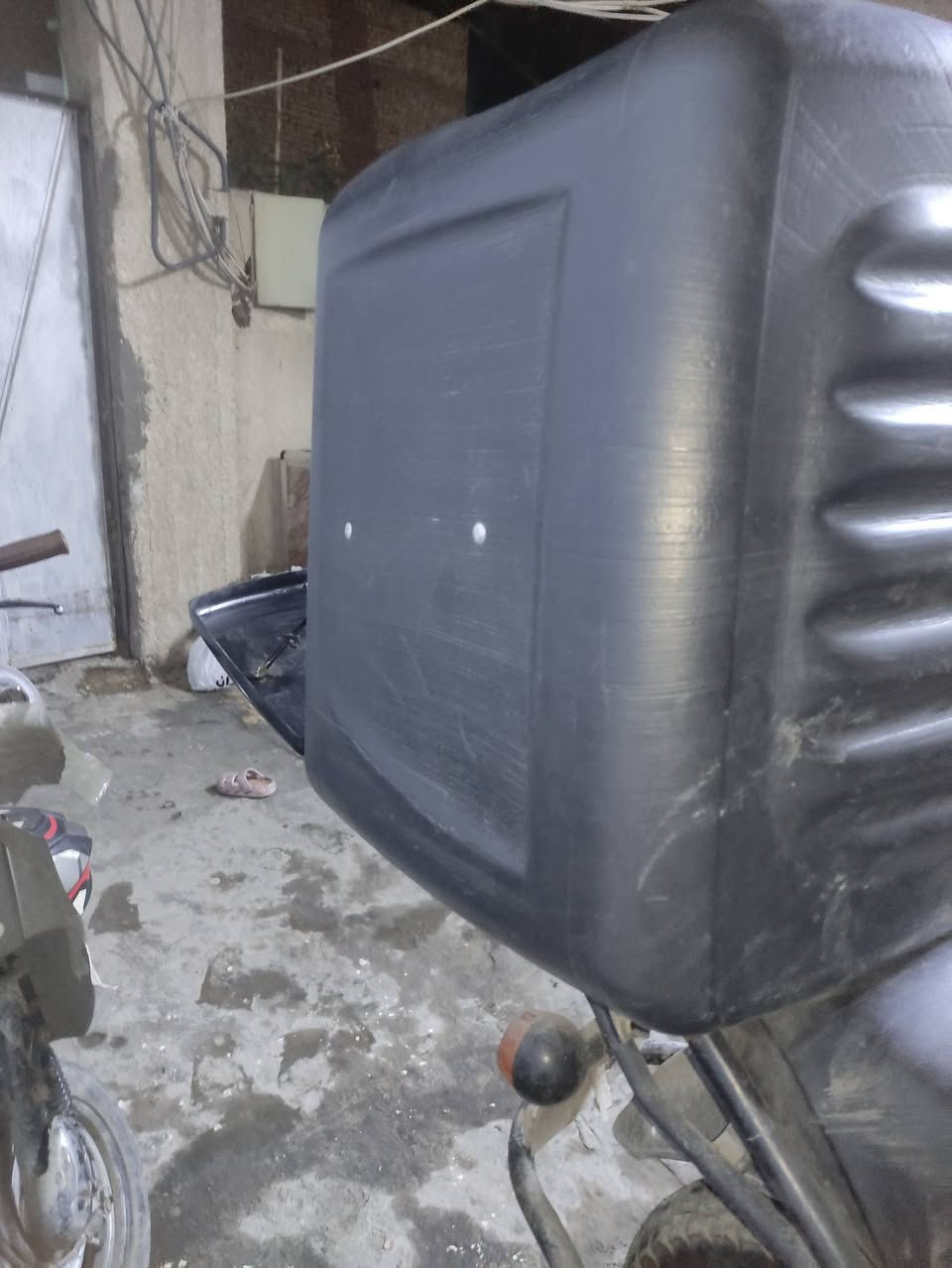 سلام عليكم ورحمه الله وبركاته صندوك للبيع السعر25الف مكاني بغداد نهايتة حي أور الرقم***********
