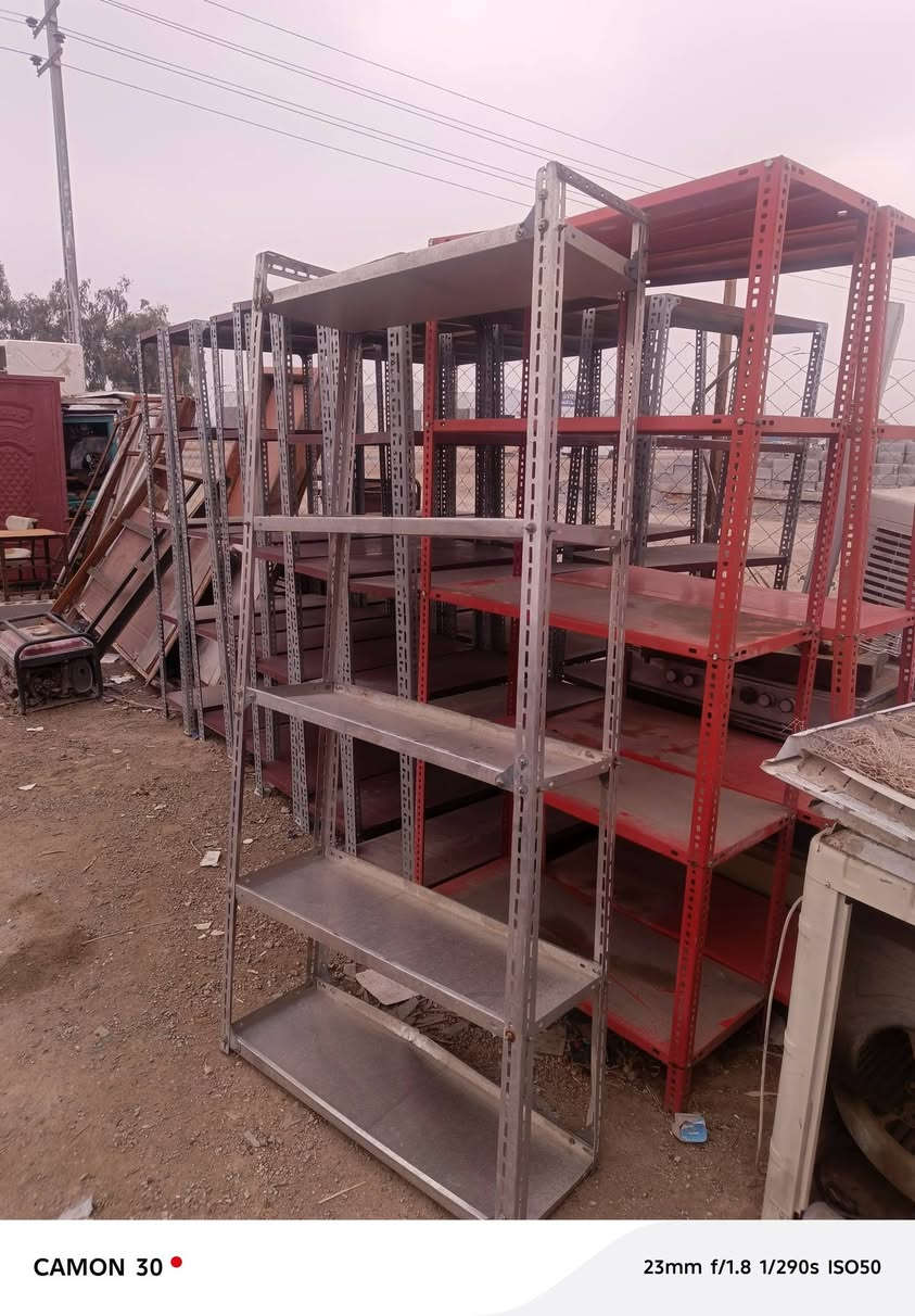 سلام عليكم يوجد رفوف ثقيل او خفيف سعر واحد ٣٥ قفل او لوكر بابين ٧٥ قفل او جرارا ثقيل ٣٥ قفل ‏‪***********‬‏
