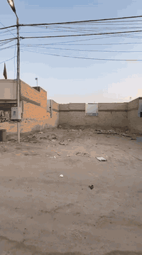 عرصه للبيع مساحه 300 متر
شرعها عريض 15 متر المكان شارع المطار عمود 314
قريبه ع لشارع العام 
الاستفسار الاتصال   ***********
