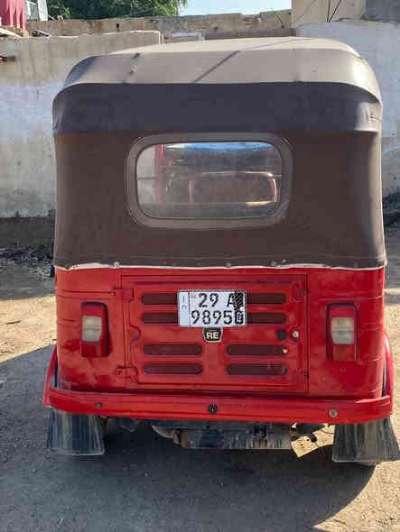 السلام عليكم تكتك البيع 18 بسمي البيع صبق عام جماليه السعر 5 مليون ***********
