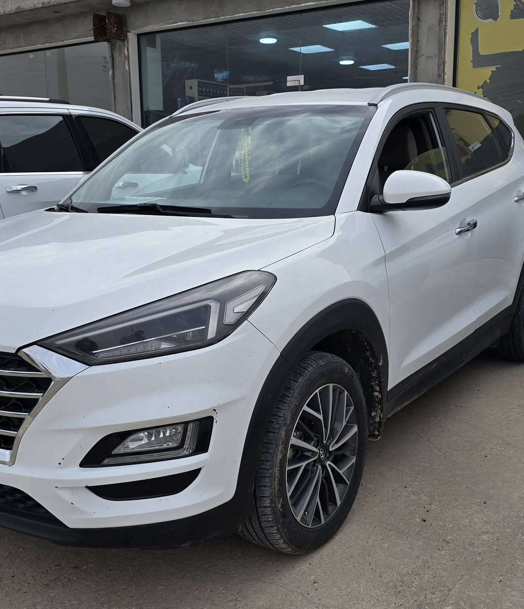 توسان موديل ٢٠٢٠ الكاصد رقم بغداد مكفوله بيها بارد فقط بلباب الخلفي كير محرك  مكفولات  نظيفه جاهزه تحويل مباشر ..السعر ١٩٠ ورقه بي مجال...مكانها..الرمادي...للاستفسار ***********
