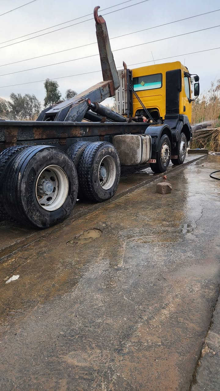 رافعة حاويات البيع جاهزه من كلشي تشتغل ابخطهه رقم واسط انكليزي ***********
