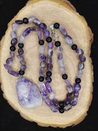 عقد أماتيست • دلاية أماتيست • حجم كبير