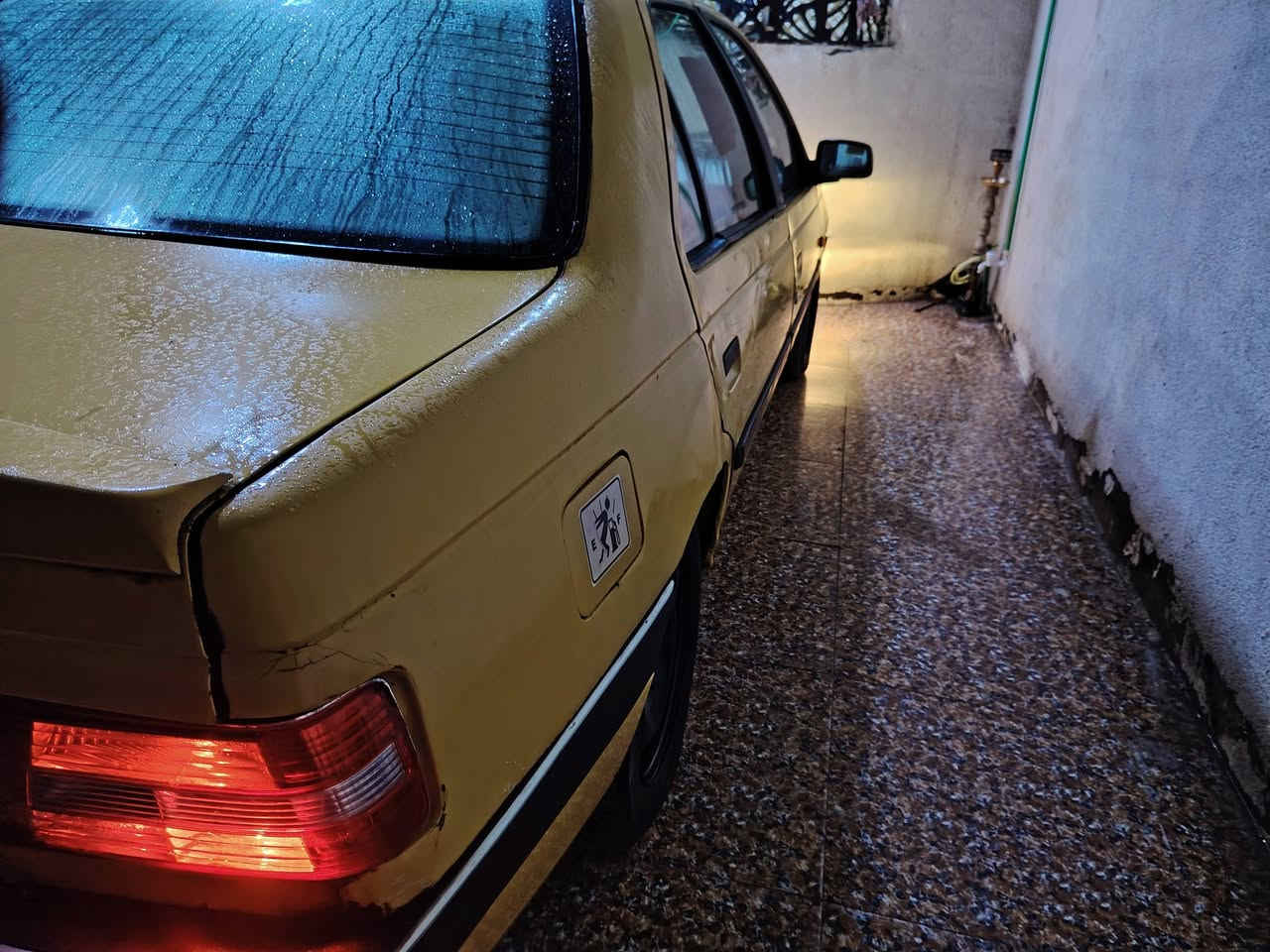 سلام عليكم بيجو لميس405 موديل 2016 كير ومكينه خير من الله سعر 22 وبيها مجال رقم ***********
