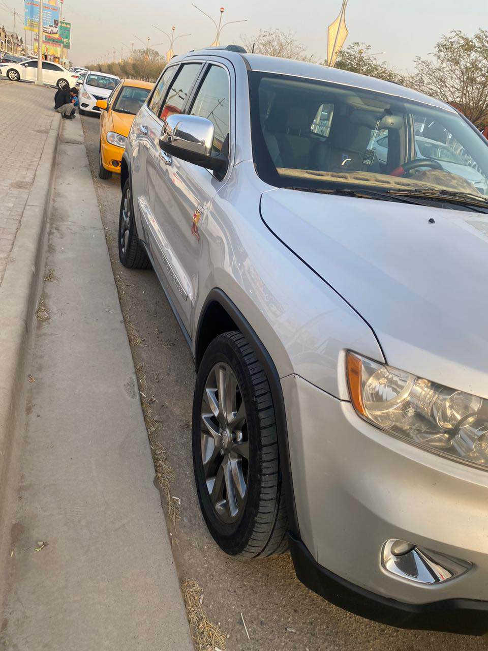 سلام عليكم 
جيب لاريدو 
2011
محرك كير كفاله 
بدون ايرباك ضرر موضح بلسونر 
رقم سليمانيه جديد شرط تحويل 
مكان سياره بغداد 
سعر 145 وبيه مجال للشراي 
استفسار /*********** بغداد, العراق
