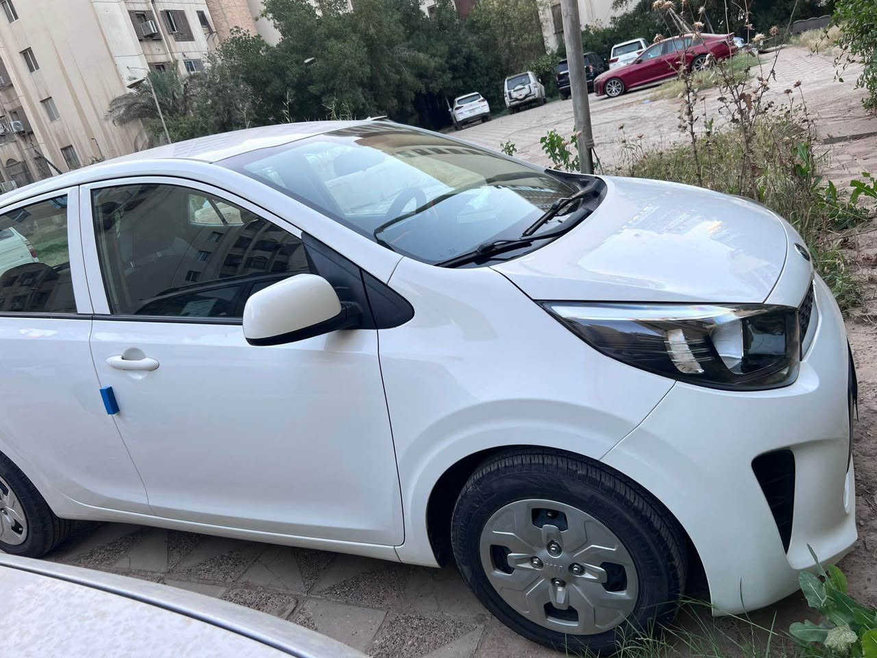 السلام عليكم بيكانتو موديل 2020
ماشية 25 الف 
مكفوله من الصبغ بيه طخه خفيفه بالجاملغ ومصلحه 
رقم اربيل بااسم شركة 
مكان السيارة بغداد 
السعر ب119 وبيه مجال 
*********** بغداد, العراق
