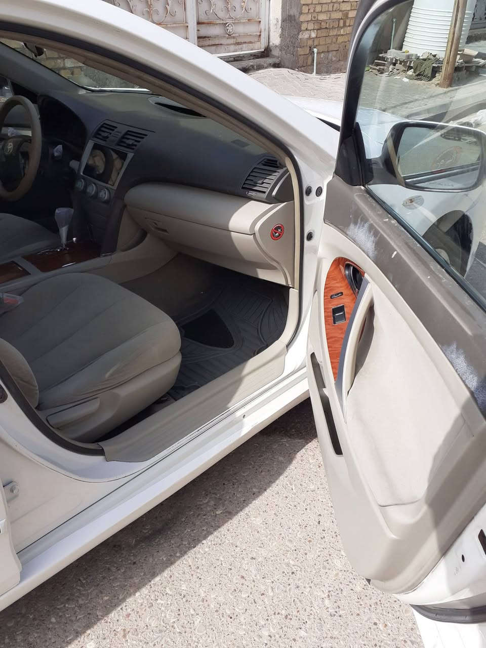 سلام عليكم كامري 2009 خليجيه فول مواصفات سياره جديد ما عايزه كلشي بيه باب صدر مصبوغ وجامل الخلفي مصبوغ سياره جديده رقم قادسيه رقم الهاتف ***********
