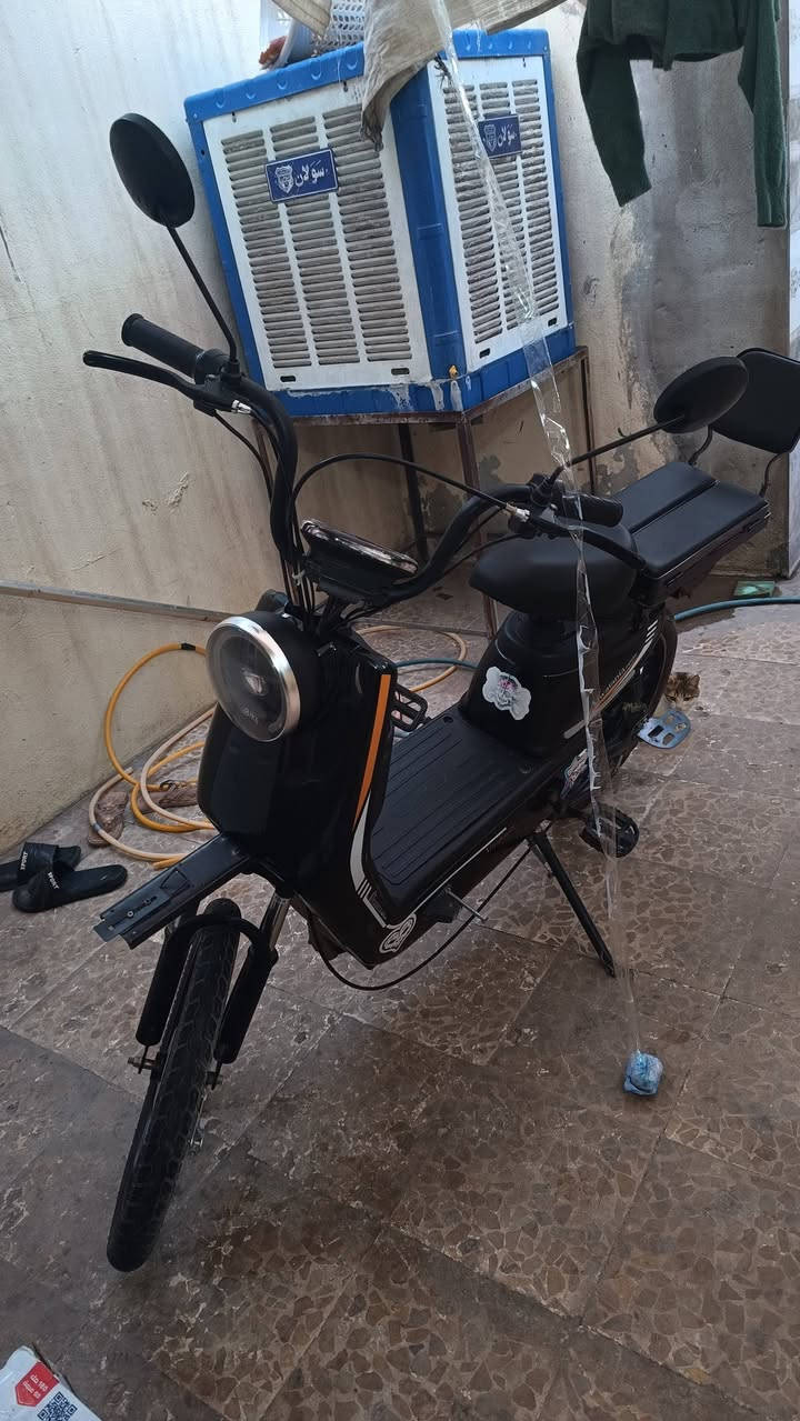 ماطور شحن ٥ بطارات نص عمر
السعر 170 الف 
***********
