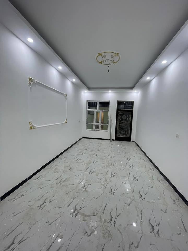 دارين تون مساحة كل دار 🏡200 م الوجه 6.66   النزال 30 شارع 15 القادسية شارع ابوعقرب
طابقين بناء زيرو 2025
                            الطابق  الاول 
👈 2 نوم  غرفه و  استقبال  سحب مغربي  و مطبخ   وصاله  و صحيات  نظام دفن  ومناور عدد 2 سقوف ثانويه ارضية بورسلين  گراج  سيارة 
                            الطابق الثاني 
👈2 نوم  بالكون لكل غرفه  و صاله  و صحيات سقوف ثانويه   ارضية بورسلين 
السعر 125 للدار  قابل للتفاوض للاستفسار 
خاص أو واتساب 
***********
***********
