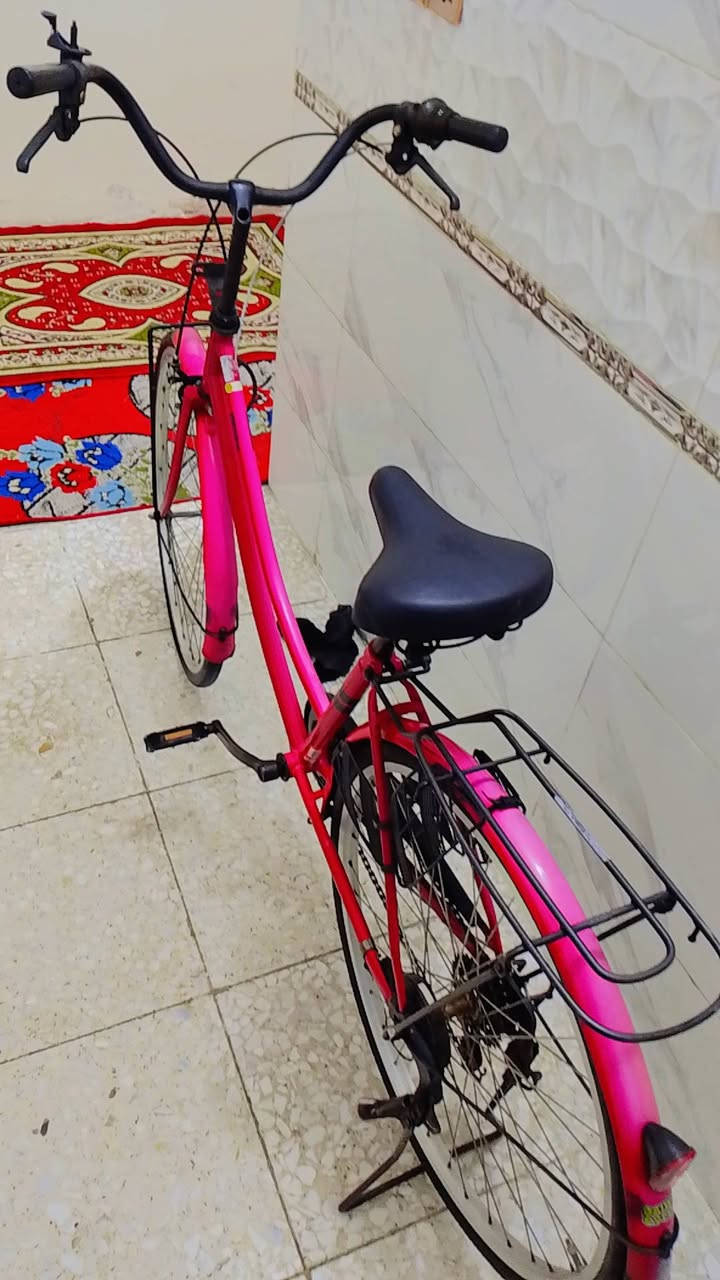 السلام عليكم بايسكل بناتي 2020 جديد
مختم لون وردي🩷ابريك بل مكان امامي خلفي كير 1/6 
تايراته جدد اوياله صافيه من العواج لايت ثلجي شغال 
سعر 75 وبي مجال مكاني بغداد مدينة الصدر الاستفسار علة الماسنجر او على الرقم ***********
