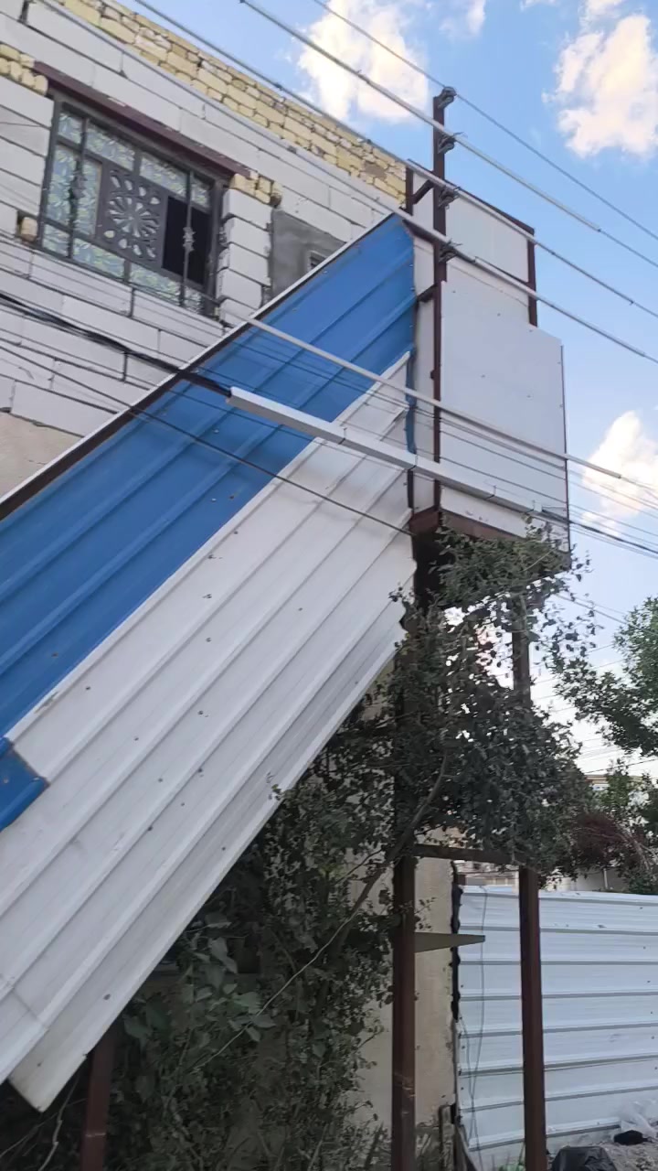 شقه جديده  بلفداء شارع ابو لبنان 100 متر تتكون من استقبال وغرفه ومطبخ وحمام تواليت وبيتونه وصطح 
السعر الايجار 300 الماء والكهرباء والامبيريه عليه
تانكي وماطور  وكيزر  ومراوح اربعه ومغسله وخلاطات 
للاستفسار اكثر ***********
