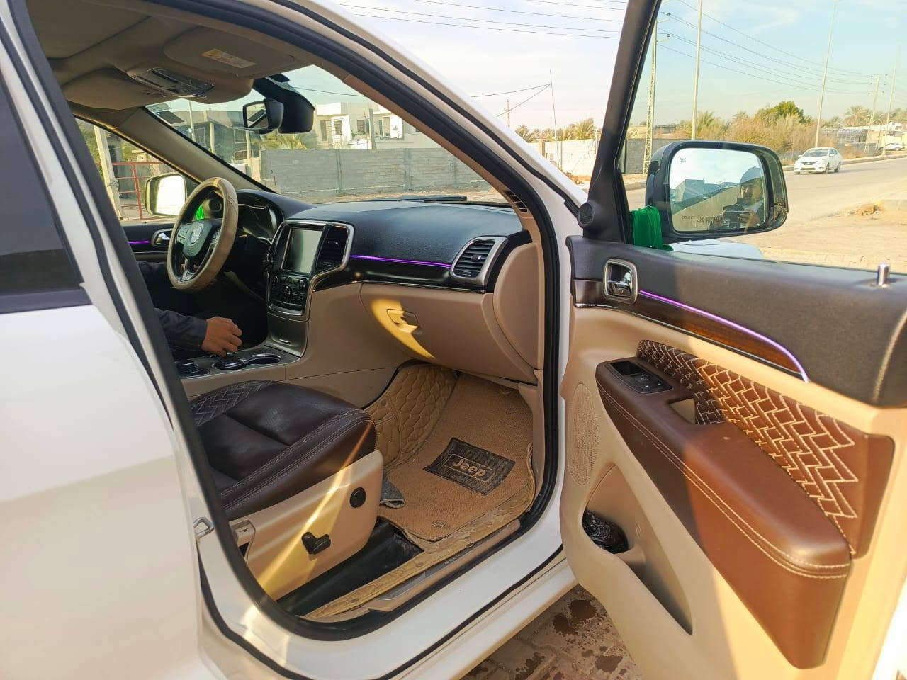 1 محرك 6 سلندر حجم 3600
2 بانورما سقف 
3 ماوس تحكم اربع وضعيات قيادة ثلجي رملي طيني صخري 
4 گير طيارة 8 نمر وضعية قيادة عادي و اوتماتيك وضعيه القيادة الرياضيه s
5 دفع رباعي 4*4
6 تشغيل واطفاء عن بعد 
9 نظام ايكو لتقيل الصرف 
10 صندوگ كهربائي 
11 شاشة كبيرة تحكم بجميع اعدادات السيارة 
12 تبريد قطعتين خلفي و امامي 
13 حساسات امامي وخلفي كامرة دوار 
14 ماشيه 200 km
15 داخل السيارة قرميدي 
16 السيارة بأسمي رقم بغداد مكان بغداد
17 السعر 170 للاستفسار ***********

