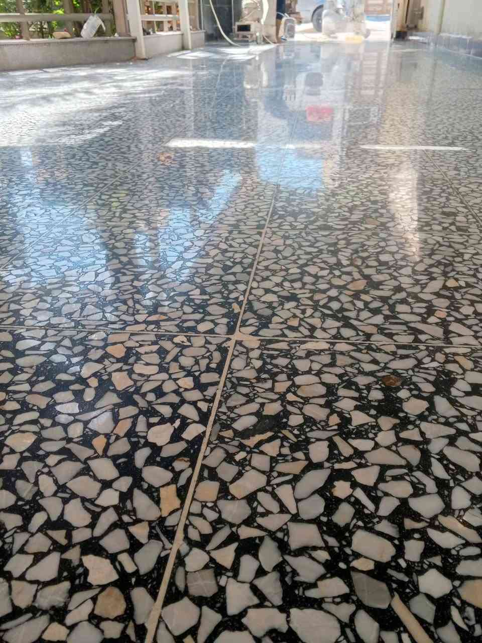 السلام عليكم جلي موقعي جميع الكاشي قديم جديد مرمر موازايك كرانيت خام شغل درجه اولى  رقم الهاتف *********** شغل بغداد
