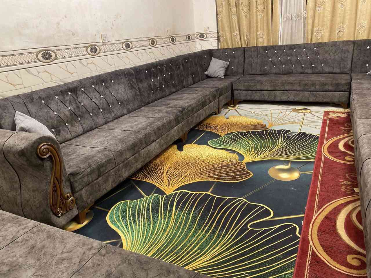 ديوان 20 مقعد اي ضرر مابي نضيف السعر 525 وبي مجال المكان كربلاء ***********
