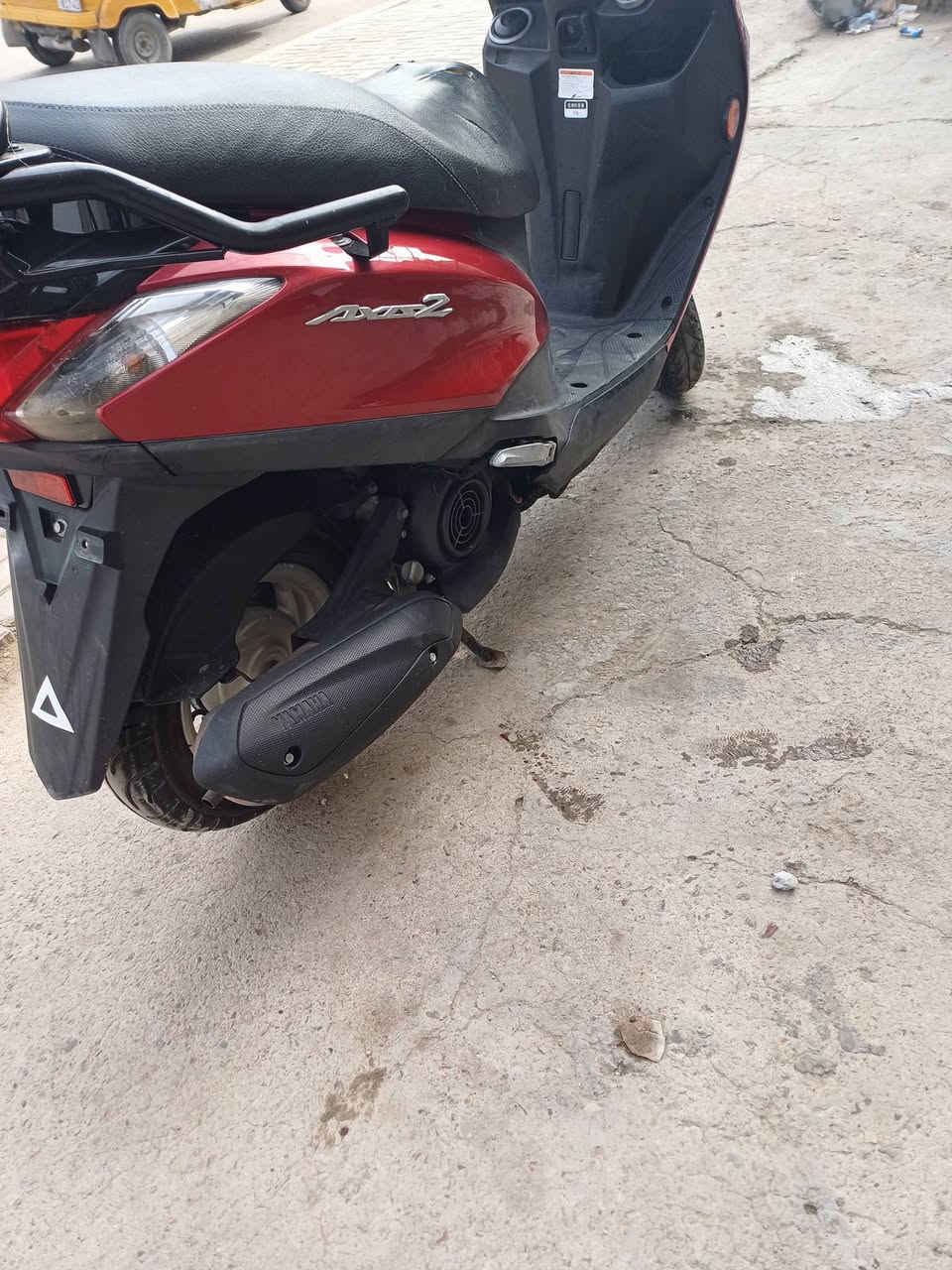 السلام عليكم اكزز زت للبيع العنوان بغداد رقم ***********
