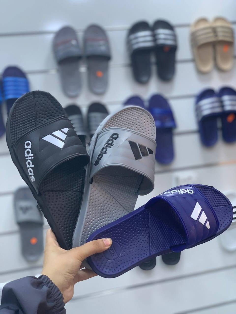 كف سبورت رجالي
التعبئة ٢٤ 
سعر الكارتون ٢٣ الف
كف سبورت شبابي 
التعبئة ٢٤ زوج 
السعر الكارتون ٢٢ الف
كف سبورت ولادي 
التعبئة ٢٤ زوج 
سعر الكارتون ب ٢١
كف سبورت طفل 
التعبئة ٢٤ زوج 
سعر الكارتون ب٢٠ الف


**إذا كنت صاحب هذا الإعلان وتريد حذفه لأي سبب، رجاءا أرسل رسالة إلى الدعم الفني**