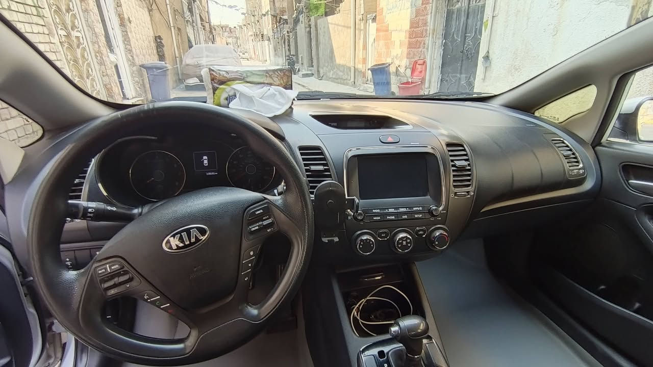 سلام عليكم عندي فورتي موديل 2018ورد مريكي مكينه الفين دوش بيها منضومه مال غاز جديده وسياره جاهزه صدر تخم تايرات سياره خير من الله بيها طخه بسيطه بل جاملغ لخلفي ايمن بكان سياره بغداد رقم لهاتف ***********
