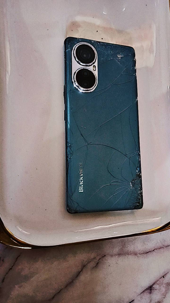 سلام عليكم
A200برو
نضيف وجديد استعمال قليل بس يرادله شاشه وضهر
قيم وخذ او مراوس ونطي فرق ب اي جهاز
ملاحضه سعر الجديد مالته تقريباً 450
ذاكره 256
كامره تخبل شاشه منحنيه
مكاني بغداد اي استفسار عل رقم ***********
