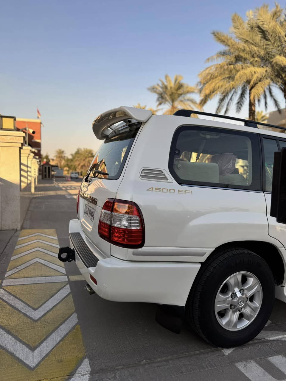 السلام عليكم لاندكروز 2007 GXR LlMTED
خليجي بريم أصل فول 1/1 استخدام شخصي من الوكاله 
مكينه كير كفاله عامه وضع الشركه ماشيه 170 حقيقي ع 
صبغ بابتين ع كد شخط فقط بدون دواخل بدون فتح
فحص محرك 4500 دبل تانكي 
فتحه كشن كهرباء 7 راكب
 فور ويل دفلوك
داخل صاج زراك لايت
أريل كهرباء هوك خلفي بلادي
ثلاجه 3 قطع تبريد مرايه داخليه ليزريه
بغداد الرصافه 
***********
