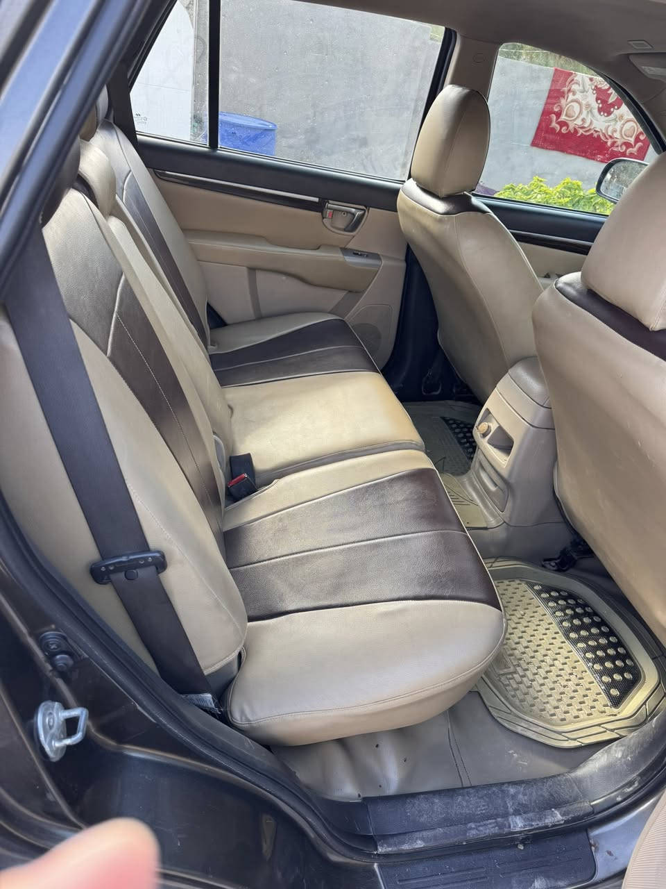 السلام عيلكم سنتافيا2012 البيع سياره جاهزه مكينه كير صدر 5  راكب  محرك 2400 رقم ديالى دولي بسمي مكانه ديالى كنعان ***********
