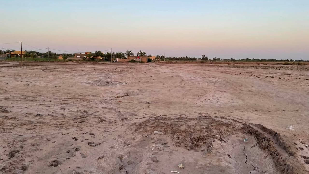 ارض مساحته 4 دونم و500 للبيع تبعد عن طريق الزوار 120 متر شارعها شبه تبليط  طريق السنية ديوانية نزلت معمل غاز الامين 
تصلح معمل او سكن 
الاستفسار 
***********
