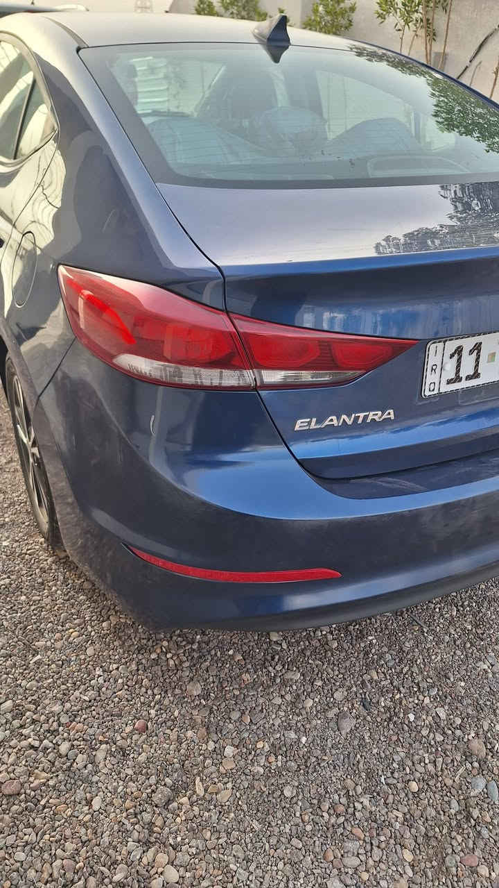 السلام عليكم
النترا موديل ١٧ امريكي بدون حادث بدون تبديل ليبل واحد صبغ بيها خمس قطع بدون دواخل جاهزة من كلشي باسمي رقم لجديد وسنويه وهزه جديده 
السعر ١٠٨ بيها مجال بسيط
للاستفسار ***********
