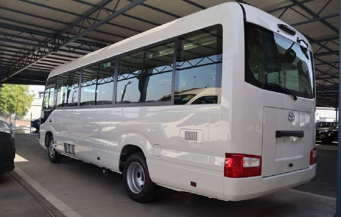 السلام عليكم
تصدير كوستر موديل 2025 
محرك بانزين 2.7L
كير عادي 
السياره صفر مماشيه زيرو 
الدخول من الشمال مرقم سليمانية 
السيارة تستلمه مرقم جاهز
سعر:53.400$
باقي تفاصيل خاص او الاتصال على الرقم: ***********
