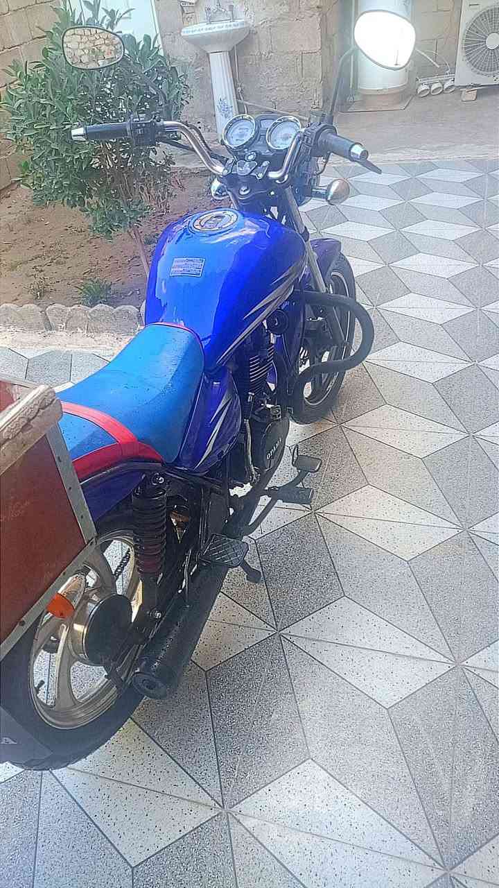 السلام عليكم دراجهه ابومه مسجله نضافه فول كدام عيونك دراجه ماناقصه شي سعره  ميلون وبيها مجال الاستفسار ***********
