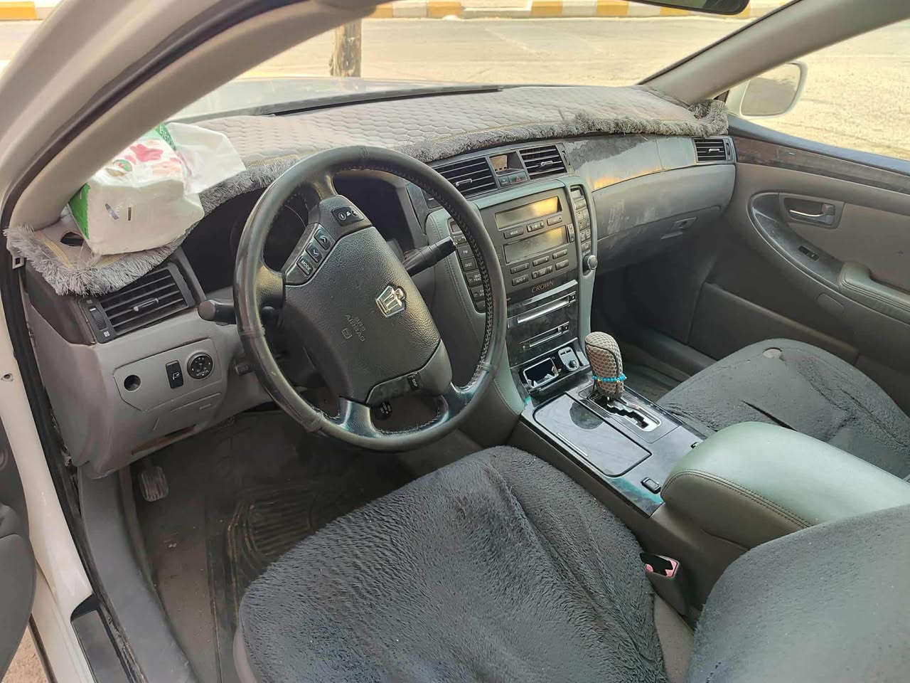 شاهینە بۆ فرۆشتن بەسمەیە ٢ دوگمەی ناو ڕەساسی 
گێڕو مەکینە بچووک  ڕۆنی گێڕو مەکینەی گۆڕاوە جامی هەڵگیراوە تەبریدی سارد و گەرم سەقفی وەک شوشە وایە  چەمەلەخی یەک بستی بچووک بۆیاخی هەیە نرخی ٥٤ وەرەقەو مەجالێکی برایانە 
شوێن هەڵەبجەی تازە 
*********** دار بنديهكان, السليمانية
