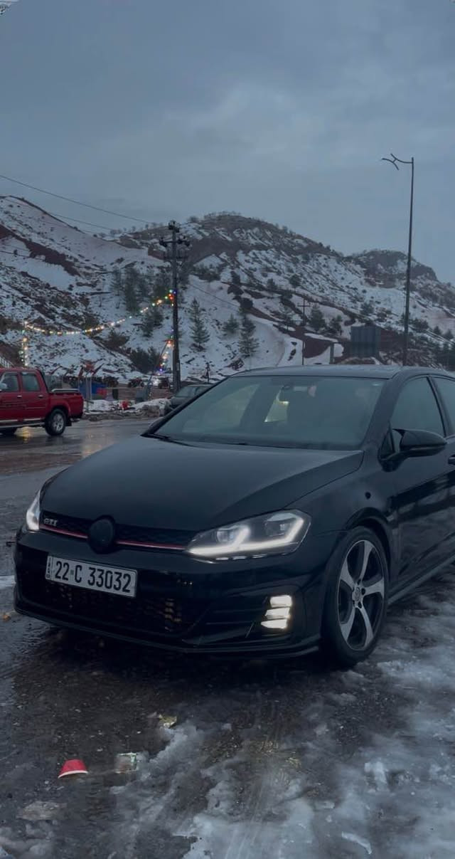 Golf gtiمۆدیل ٢٠١٧ مەکینە ١٨ تۆربۆ سەیارەکە کامل جوان  کاری بۆ کراوە بۆ بە نسبەت بۆیاخ :٥ پارچەی بۆیاخە بۆ زانیاری زیاتر *********** Singapore
